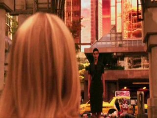 les visiteurs "V" série tv 2010 Début de la saison 2 extrait