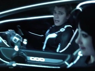 Tron L'Héritage - Extrait "Sam sauvé par Quorra" [VF-HD]
