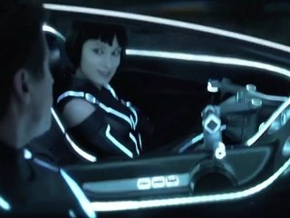 Tron L'Héritage - Extrait "Sam sauvé par Quorra" [VOST-HD]