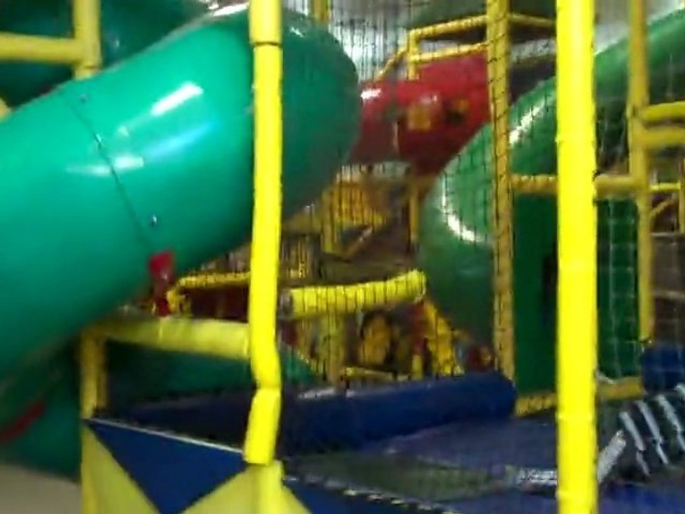 Clement s'amuse a la playstation