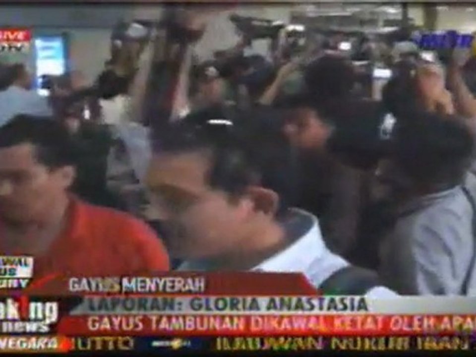 Menghakimi Gayus