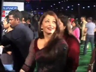 Watch Bollywood Gorgeous Couple, Romantic Pair, Hot bollywoo