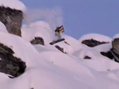 Chutes droles sur la neige extrèmes et spectaculaires