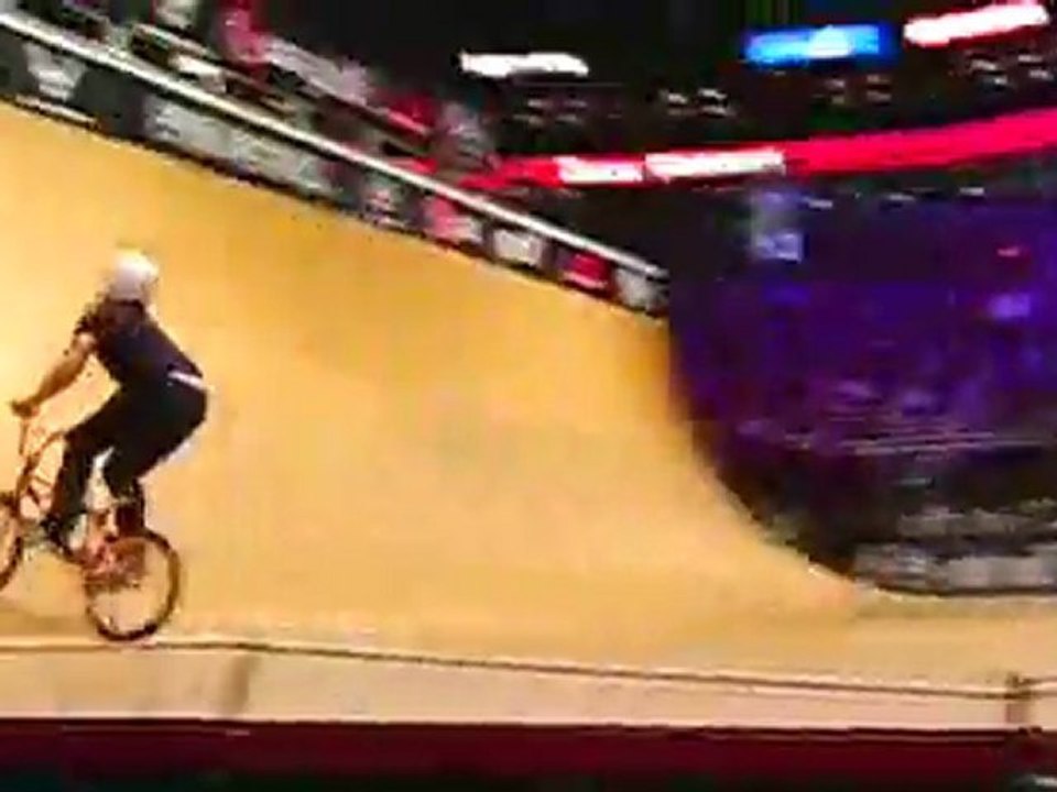 LevisBMX.com Clip of the Week 15 "ASA Phoenix Comp"