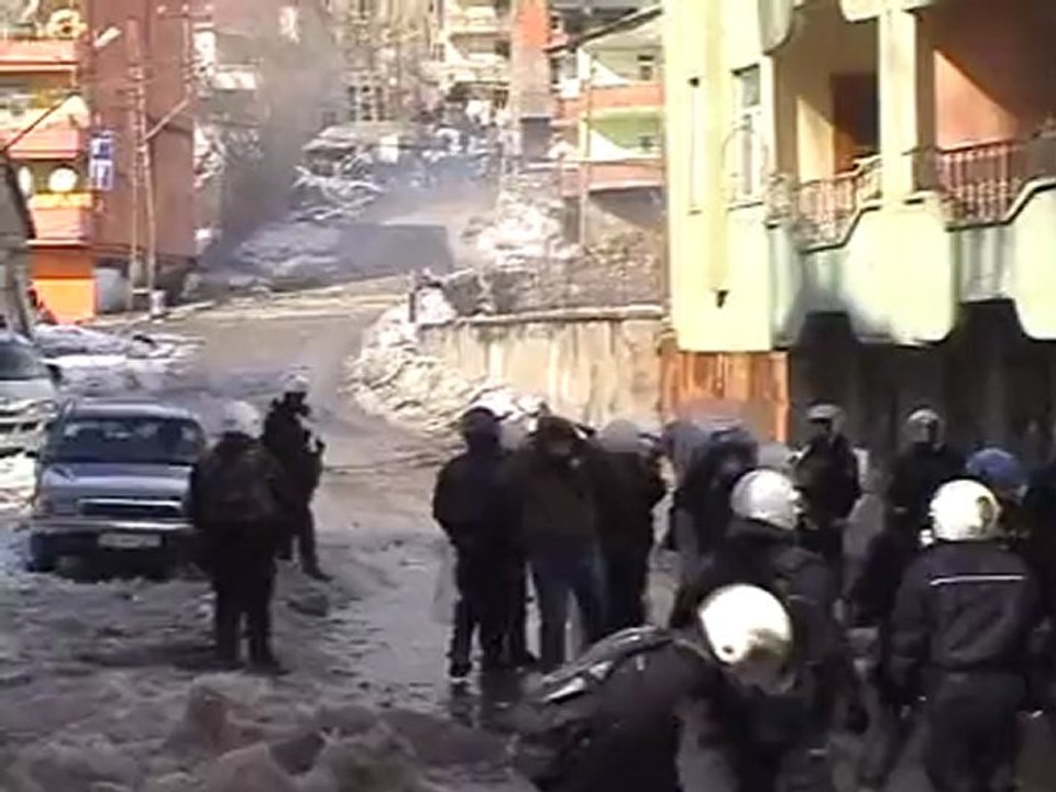 Gerginlik Hakkari'ye sıçradı
