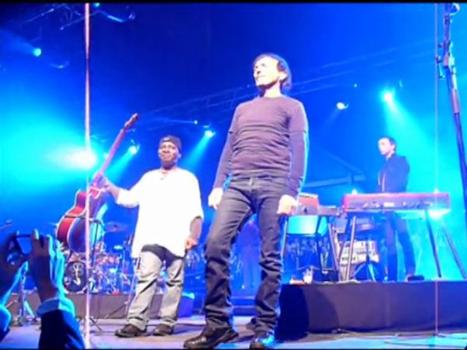 I Muvrini et 500 choristes en concert à Poitiers