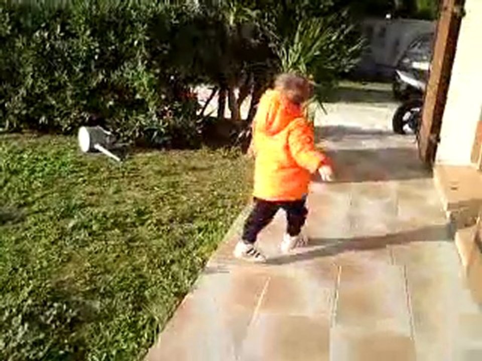 maxeva et sa petite moto