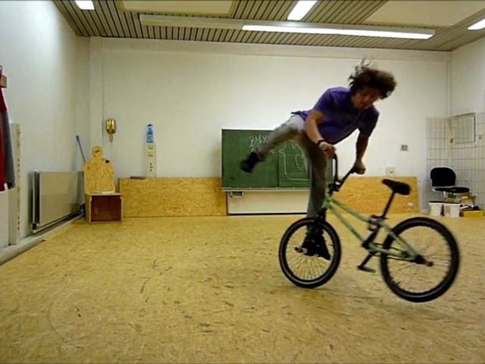 Office Session with Seppl | kunstform?! BMX Shop & Felt BMX
