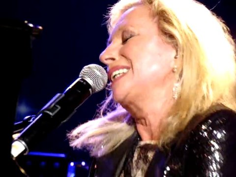 VERONIQUE SANSON 2011 LILLE REDOUTABLE LIVE