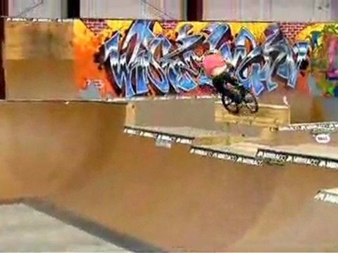 Levi.com/BMX 2008 Clip of the Week 24 Morgan how to tailwhip to icepick