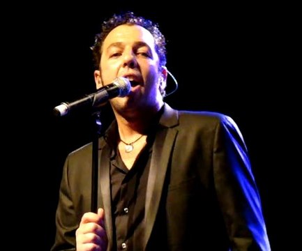 VERONIQUE SANSON LILLE 2011 MEDHI CHANTE RIEN QUE DE L'EAU