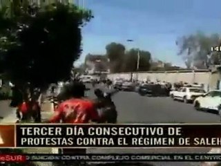 Скачать видео: Manifestaciones se tornan violentas en Yemen