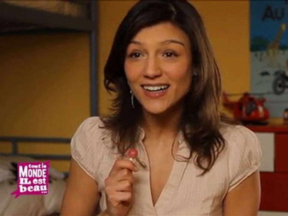 Bebe Chatel sketch CANAL+