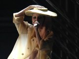 Lady Gaga  - Born this way (live 53rd grammy awards 2011)