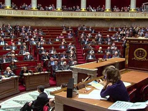 Tunisiens: un immigré clandestin a vocation à être reconduit , selon Hortefeux