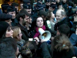 Emmanuelle Cosse prend la parole pour Jeudi Noir