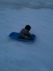 Jules luge tout seul !!!