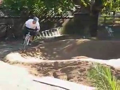 mountain bike vid wid pump lines and dirt jumps