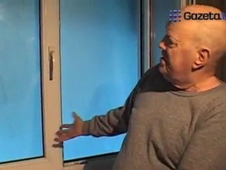 "Zamurowali mnie za życia". Za oknem powstaje biurowiec.