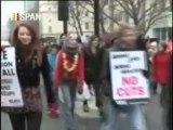 Estudiantes británicos protestaron contra recorte presupuest