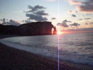 Coucher soleil sous arche Etretat HD