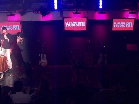Raphaël chante la petite misère en live sur RTL