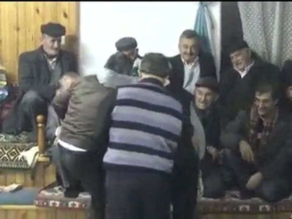 Gölezkayı Köyü Yaran 2011 Sarımsak Satıcısı