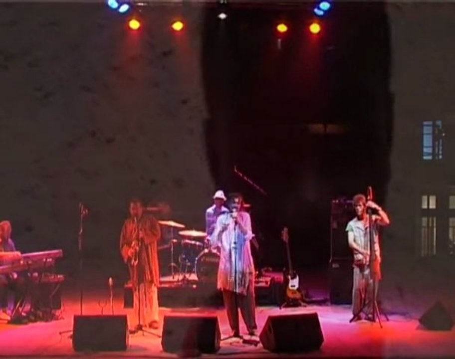 Safar ensemble Sénégal'Tour 2010 part 2 "bablues"