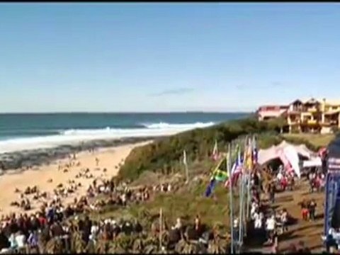 Dean Morrison shreds at J-Bay