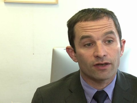 Michèle Alliot-Marie doit démissionner pour Hamon