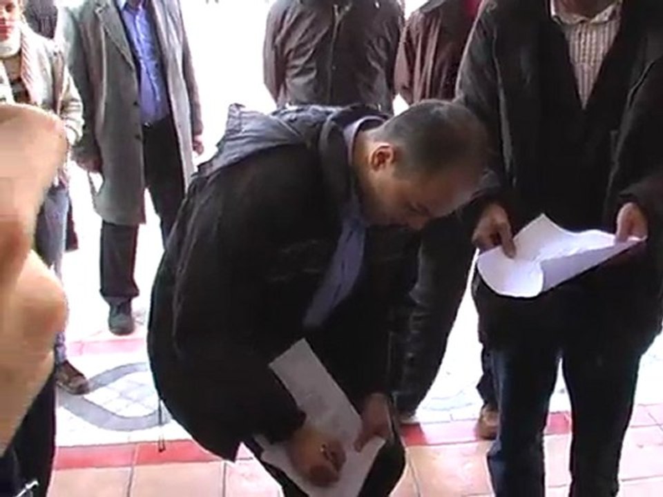 TGB,İzmir'de YÖK Başkanının karşısına dikildi