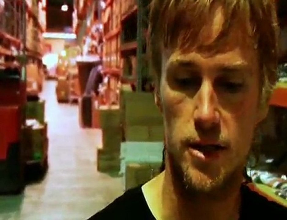 Chad Bartie showing how to do a heel flips