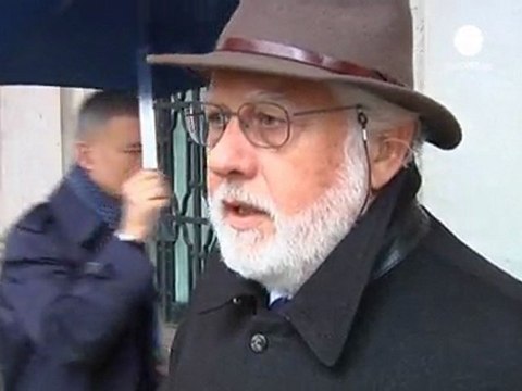 Berlusconi-Ruby. Il premier: governerò fino a fine...