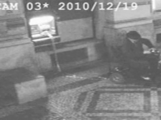Nevykrádejte bankomat jako důchodce