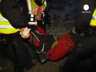 Les anti-nucléaires allemands ralentissent un convoi de...