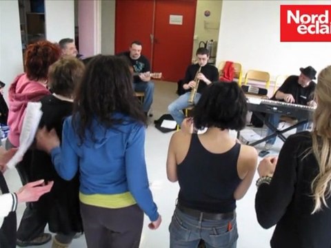 L'atelier de théâtre de la Cie du Tire Laine en répétition