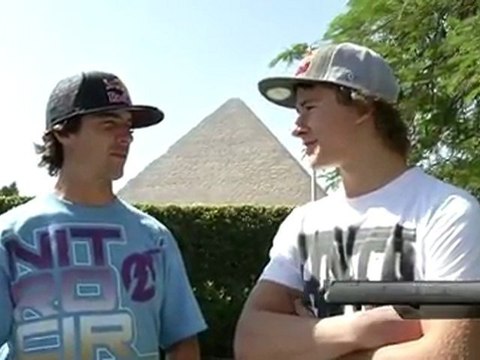 Huge new tricks at Red Bull X-Fighters 2010 Egypt - Renner Pre-show