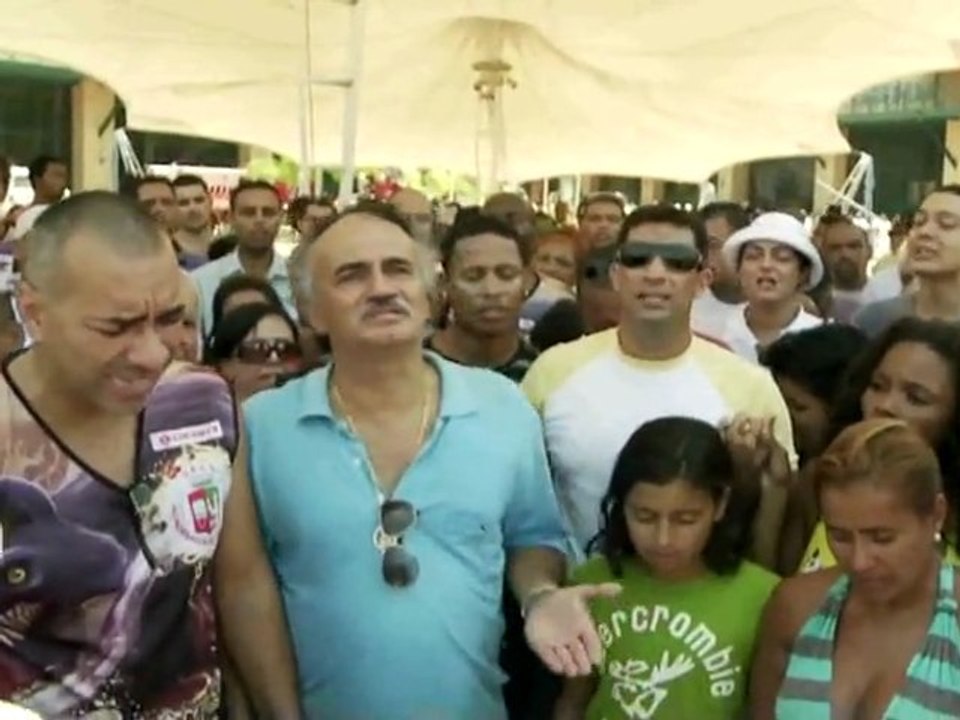 Samba-Karneval in Rio trotz Brand in "Samba-Stadt"