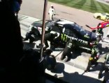 ROBBY GORDON'S PIT CREW IN ACTION AT LAS VEGAS NASCAR
