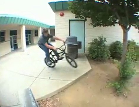 alex kak street bmx ride