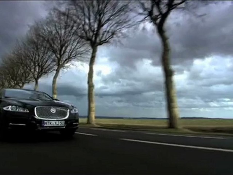 Jaguar XJ in Paris