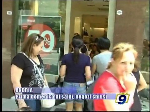 ANDRIA | Prima domenica di saldi, negozi chiusi