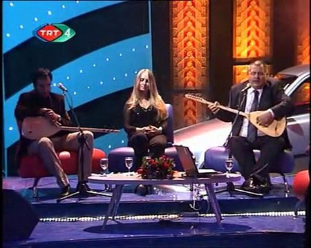 Arif Sag - Ben gidersem sazim sen kal dünyada