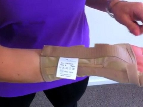 DeRoyal Functional Wrist Splint w/ Abducted Thumb