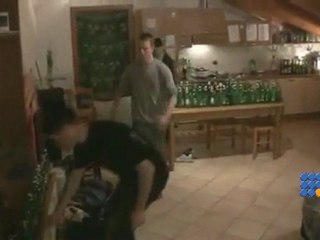 Vol du bourdon avec 101 bouteilles - Flight of the Bumblebee