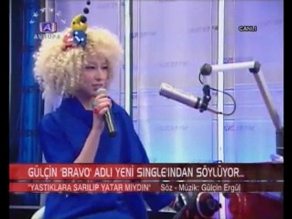 Yastıklara Sarılıp Yatarmıydın- Gülçin (canlı performans)