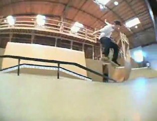 Lindsey Robertson Trick Tip: The Heelflip