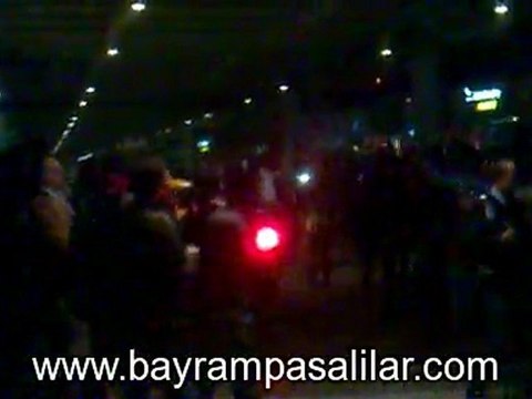 Sevdamiza Kimse / Havaalanı - bayrampasalilar.com