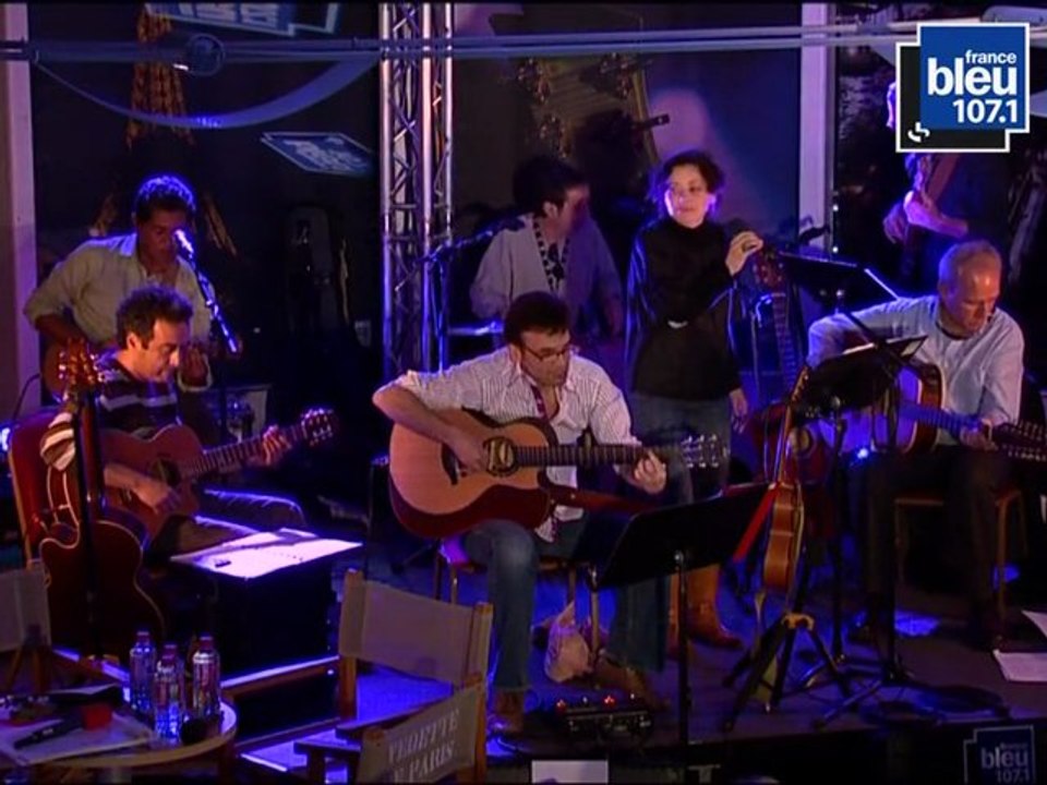 Musique sur seine - So far away - Tina Arena + guitares