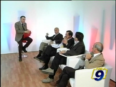 QUALCOSA IN COMUNE. In Studio: Luigi Riserbato, Bernardo Lodispoto, Savino Montaruli, Nardo Binetti